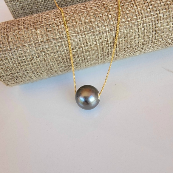 Swarovski Black Pearl  Necklace Minimalist Crystal Faux Pearl Floating Necklace - Picture 2 of 6